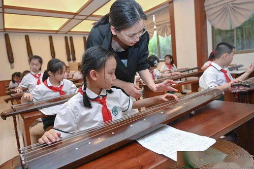 中小学全面开展课后服务 每周五天，每天至少两小时